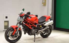 DUCATI MONSTER 696 + 2010
