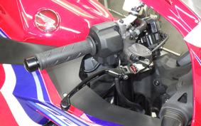 HONDA CBR600RR 2025