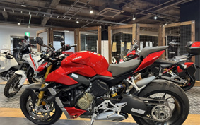 DUCATI  DUCATI  STREET  FIGHTER V4S 2022