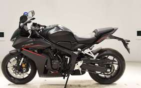 HONDA CBR650R E-Clutch 2026 RH17