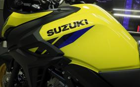 SUZUKI Vｽﾄﾛｰﾑ650XTA 2026 C733M