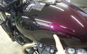 TRIUMPH BONNEVILLE BOBBER 2024