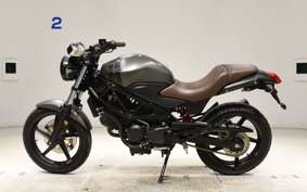 HONDA VTR 250 Gen. 2 2023 MC33