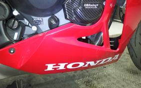 HONDA CBR650R E-Clutch 2025 RH17