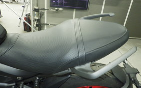 TRIUMPH TRIDENT 660 2025