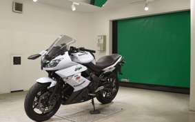 KAWASAKI ER600 F 2010