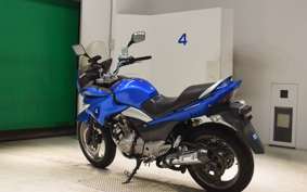 SUZUKI GSR250S