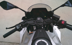 SUZUKI GSX-8R EM1AA