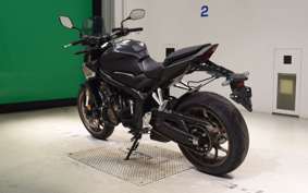 HONDA CB650R E-Clutch 2025 RH17