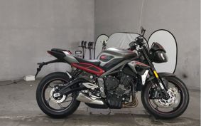 TRIUMPH TRIUMPH STREET TRIPLE R HDA544
