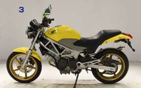 HONDA VTR 250 Gen. 2 2025 MC33