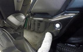 YAMAHA N-MAX SEG6J