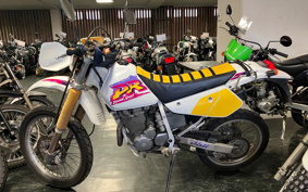 SUZUKI DR250 R SJ45A