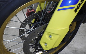 SUZUKI Vｽﾄﾛｰﾑ1050DE 2023 EF11M