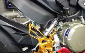 DUCATI PANIGALE V2 2025