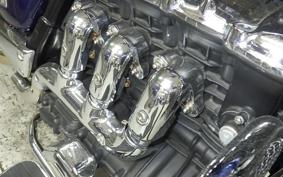 TRIUMPH ROCKET III CLASSIC