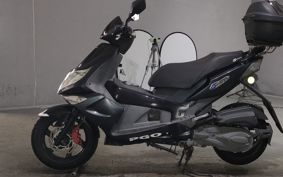 PGO G-MAX125 ..