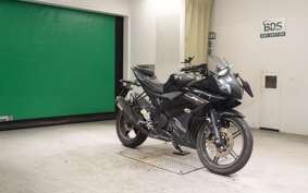YAMAHA YZF-R15 2019