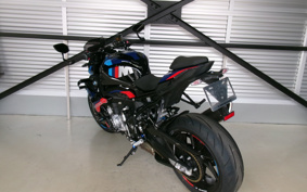 BMW M1000R 2024 0E81