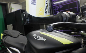 TRIUMPH STREET TRIPLE RS 2022