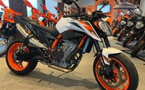 KTM 890 DUKE R 2023 TU940