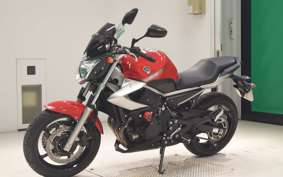 YAMAHA XJ6 N 2011