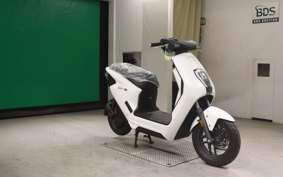 HONDA EM1 e: 2004 EF16