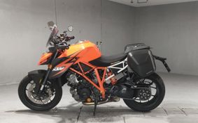 KTM 1290 SUPER  DUKE R 2015 V3940