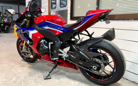 HONDA CBR1000RR-R FB SP 2022 SC82
