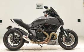DUCATI DIAVEL Carbon 2012