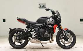TRIUMPH TRIDENT 660 2024