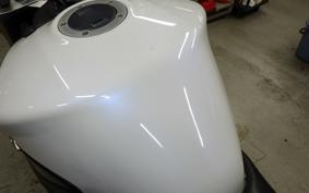 SUZUKI GSR750 2011