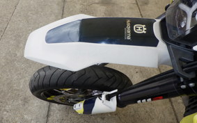 HUSQVARNA 701SM 2016