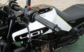 HUSQVARNA SVARTPILEN4 2024