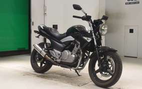 SUZUKI GSR250