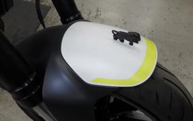 BENELLI レオンチーノ250 2015