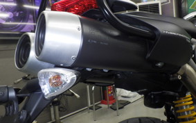 DUCATI HYPERMOTARD 796 2011