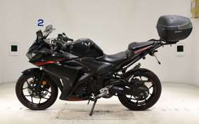 YAMAHA YZF-R25 A RG10J