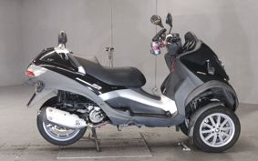 PIAGGIO PIAGGIO MP3 250 ZAPM6410