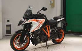 KTM 1290 SUPER DUKE GT 2025