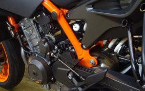 KTM 890 DUKE R 2021 TU940