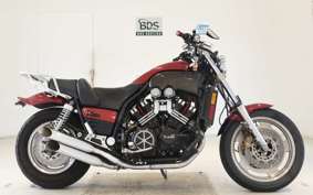 YAMAHA VMAX 2000