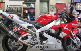 YAMAHA YZF-R1 1998 RN01