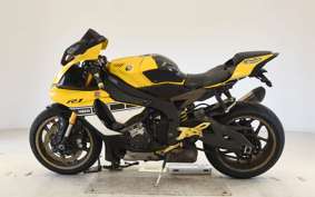 YAMAHA YZF-R1 2016