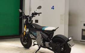 BMW CE02