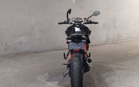 KTM 1290 SUPER DUKE R 2015 V3940