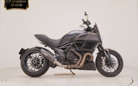 DUCATI DIAVEL 2015