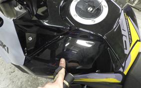 SUZUKI Vｽﾄﾛｰﾑ800 2024 EM1BA