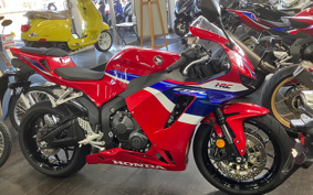 HONDA CBR600RR 2024 PC40