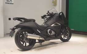 HONDA NM4 VULTUS -01 2016 RC82